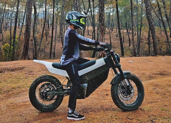 Yatri Motorcycle Launched Project One: यात्री मोटरसाइकिल ने लॉन्च की अपनी इलेक्ट्रिक बाइक प्रोजेक्ट वन, जानें