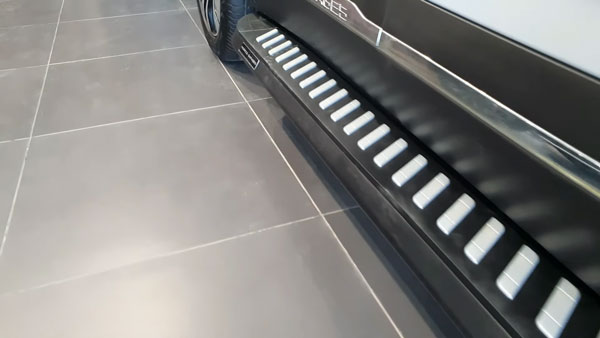 इस 2021 MG Hector Facelift SUV में लगी हैं सारी Official Accessories, देखें वीडियो