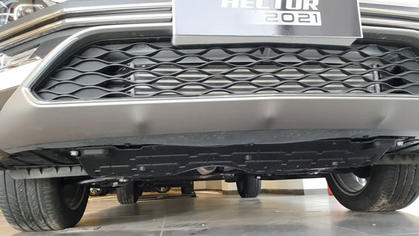 इस 2021 MG Hector Facelift SUV में लगी हैं सारी Official Accessories, देखें वीडियो