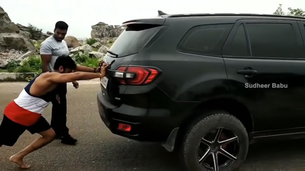 Ford Endeavour को अकेले ही धकेला Baaghi फिल्म के इस एक्टर ने, वीडियो देख हो जाएंगे हैरान