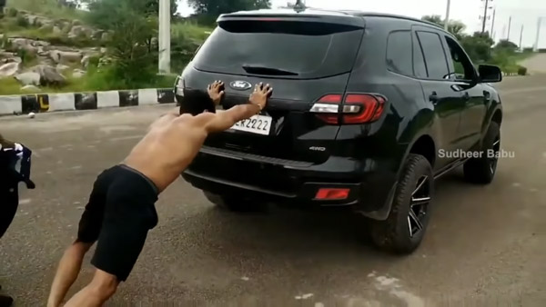 Ford Endeavour को अकेले ही धकेला Baaghi फिल्म के इस एक्टर ने, वीडियो देख हो जाएंगे हैरान