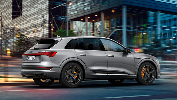 Audi e-Tron व e-Tron Sportback S Line का ब्लैक एडिशन हुआ पेश, जानें क्या है खास फीचर्स