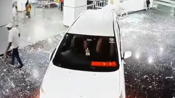 BJP नेता ने अपनी Toyota Innova से अस्पताल में मचाया उत्पात, CCTV में कैद हुआ कारनामा BJP नेता ने अपनी Toyota Innova से अस्पताल में मचाया उत्पात, CCTV में कैद हुआ कारनामा