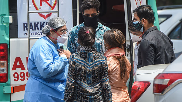 ICMR ने जारी की नई ट्रैवल एडवाइजरी, बिना कोरोना लक्षण के यात्रियों को टेस्ट जरूरी नहीं ICMR ने जारी की नई ट्रैवल एडवाइजरी, बिना कोरोना लक्षण के यात्रियों को टेस्ट जरूरी नहीं