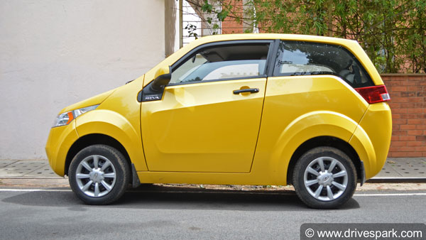 भारत में Electric कारों की हिस्सेदारी 1 प्रतिशत से भी कम, ज्यादा कीमत और कम रेंज बन रही समस्या