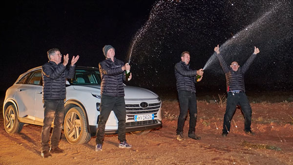 Hyundai की इस हाइड्रोजन सेल कार ने सिंगल टैंक में किया 887 किलोमीटर का सफर, बनाया नया वर्ल्ड रिकॉर्ड Hyundai की इस हाइड्रोजन सेल कार ने सिंगल टैंक में किया 887 किलोमीटर का सफर, बनाया नया वर्ल्ड रिकॉर्ड