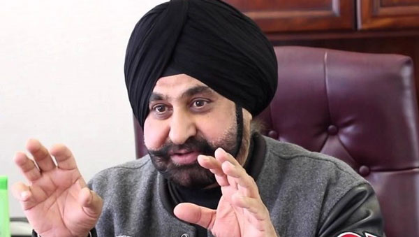 भारतीय-मूल का कार सेल्समैन एनबीए के 'हाल ऑफ फेम' में हुआ शामिल, जानिये नव भाटिया की यह प्रेरक कहानी