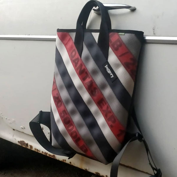 कार के Seatbelt को रीसायकल कर बनाया जाता है हैंड बैग! जानें इस स्टार्टअप की कहानी