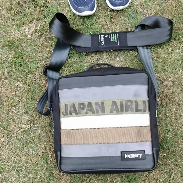 कार के Seatbelt को रीसायकल कर बनाया जाता है हैंड बैग! जानें इस स्टार्टअप की कहानी