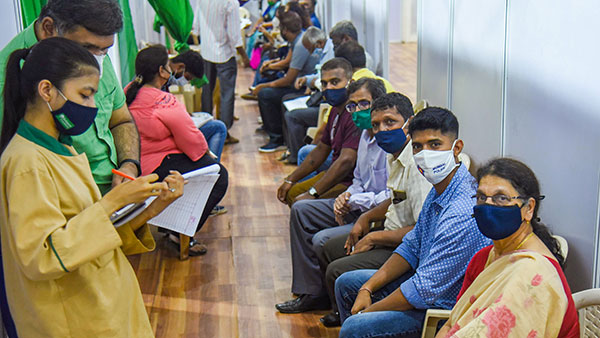 BMC First Drive-In Vaccination Campaign: बीएमसी ने शुरू किया पहला ड्राइव-इन वैक्सीनेशन कैंपेन, जानें