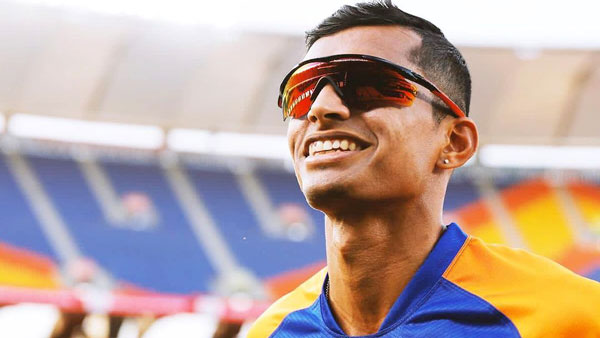 क्रिकेटर नवदीप सैनी ने नई बाइक से किया स्टंट, तो फैंस ने किया जमकर ट्रोल, देखें वीडियो