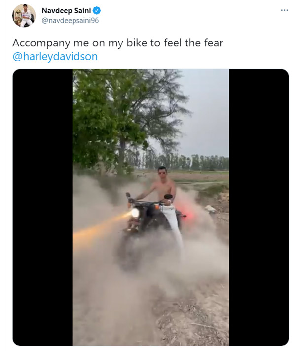 क्रिकेटर नवदीप सैनी ने नई बाइक से किया स्टंट, तो फैंस ने किया जमकर ट्रोल, देखें वीडियो