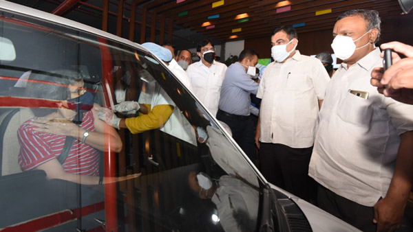 Gurugram Drive-in Vaccination Sites: गुरुग्राम में इस हफ्ते के अंत में खुले 3 ड्राइव-इन वैक्सीनेशन सेंटर, जानें किन जगहों पर खुलेगा