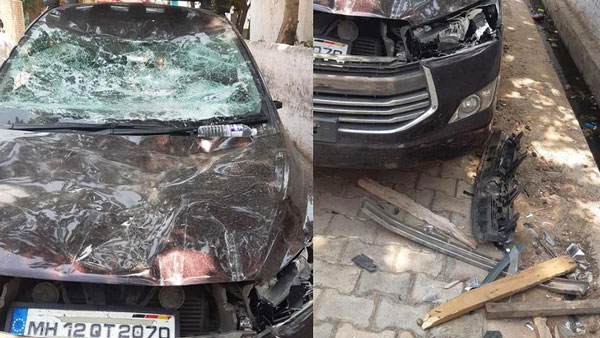 अपराधी को पकड़ने गई थी Police लेकिन लोगों ने किया उनकी गाड़ी का ऐसा हश्र, देखें वीडियो अपराधी को पकड़ने गई थी Police लेकिन लोगों ने किया उनकी गाड़ी का ऐसा हश्र, देखें वीडियो