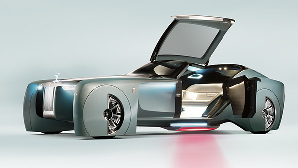 Rolls-Royce जल्द लाएगी अपनी पहली इलेक्ट्रिक कार, सिंगल चार्ज पर देगी 500 KM की दमदार रेंज