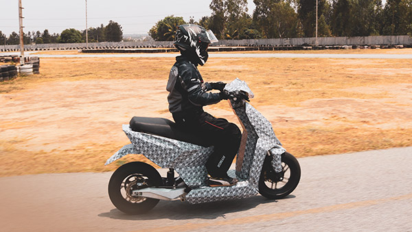 Simple E-Scooter Launch Date: सिंपल अपनी पहली इलेक्ट्रिक स्कूटर मार्क-2 भारत में 15 अगस्त को होगी लॉन्च, जानें कीमत, फीचर्स