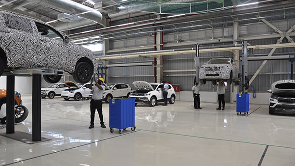 Skoda Kushaq के Mid-Spec वैरिएंट के साथ नजर आया Top-Spec वैरिएंट, जल्द होगी लॉन्च