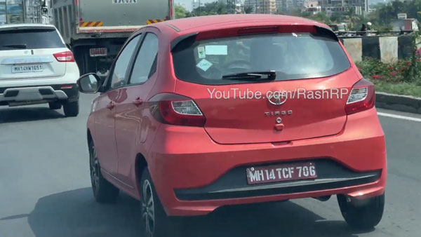 Tata Tiago CNG Spied: टाटा टियागो सीएनजी मॉडल बिना ढके टेस्ट करते आई नजर, जानें