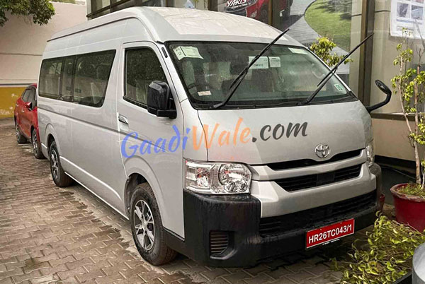 Toyota Hiace 14-सीटर एमपीवी भारतीय शोरूम में पहुंचना हुई शुरू, जानें कितनी है कीमत