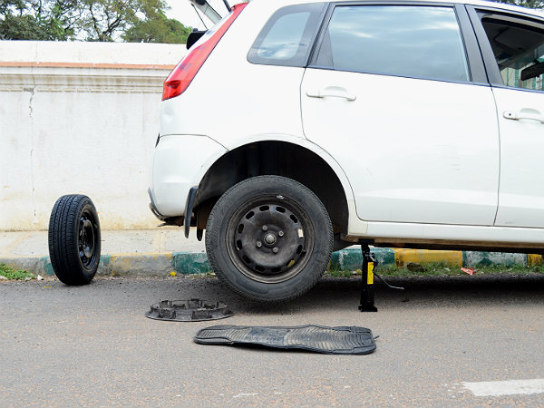 Spare Tyre बदलते हुए इन चार Hacks का रखें ध्यान, नहीं करनी पड़ेगी ज्यादा मेहनत