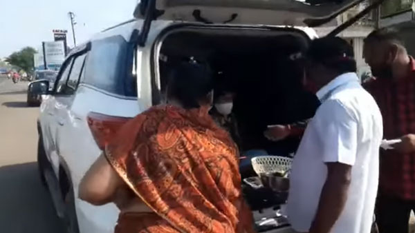 नई-जनरेशन Toyota Fortuner का इस्तेमाल सब्जी बेचने के लिए, कभी देखा है आपने नई-जनरेशन Toyota Fortuner का इस्तेमाल सब्जी बेचने के लिए, कभी देखा है आपने