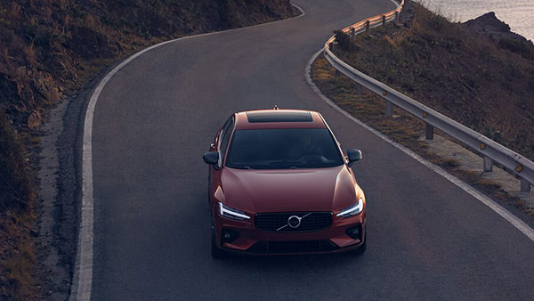 Volvo Cars Price Hiked: वोल्वो ने अपनी कारों की कीमत में की 2 लाख रुपये तक की बढ़ोत्तरी, जानें