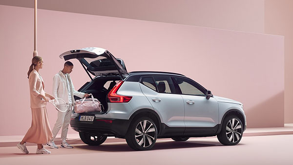 Volvo Cars Price Hiked: वोल्वो ने अपनी कारों की कीमत में की 2 लाख रुपये तक की बढ़ोत्तरी, जानें