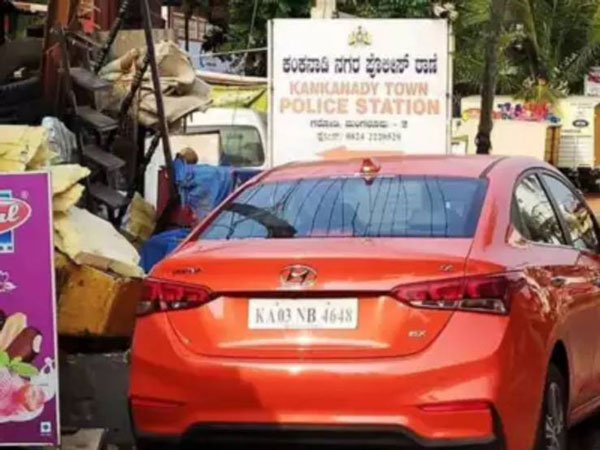 महिला ने कार से नदी में फेंका कचरा, सोशल मीडिया पर वीडियो वायरल हुआ तो पुलिस ने लिया एक्शन