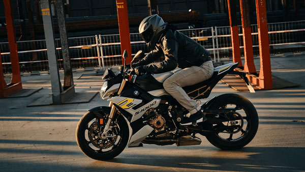 BMW S 1000 R भारत में हुई लाॅन्च, जानें कीमत, फीचर्स से जुड़ी सभी जानकारियां