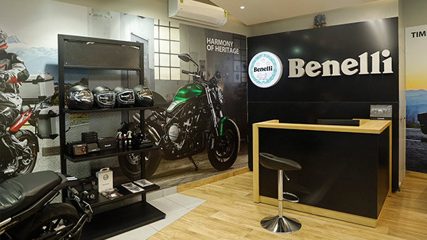 Benelli ने जम्मू में खोला 42वां एक्सक्लूसिव डीलरशिप, क्लासिक रेट्रो, एडवेंचर व टूअरर बाइक रेंज है उपलब्ध