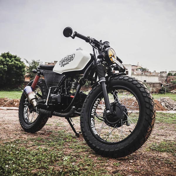 यकीन करेंगे कि यह है एक Hero Splendor मोटरसाइकिल? दिया गया है शानदार Cafe Racer लुक