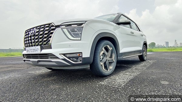 Hyundai Alcazar Review: हुंडई अल्काजार रिव्यू: फीचर्स, ड्राइविंग, माइलेज, इंजन, डिजाईन, सीटिंग जानकारी