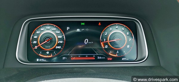 Hyundai Alcazar Review: हुंडई अल्काजार रिव्यू: फीचर्स, ड्राइविंग, माइलेज, इंजन, डिजाईन, सीटिंग जानकारी