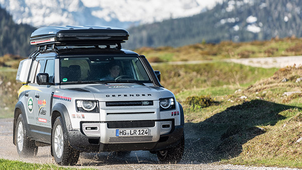 दुनिया की सबसे मुश्किल रेस में शामिल होगी Land Rover Defender, उठाएगी 900 किलोग्राम का वजन