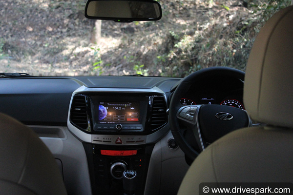 Mahindra XUV300 Variants Explained: महिंद्रा एक्सयूवी300 वैरिएंट: जानें फीचर्स, कीमत, इंजन, रंग जानकारी