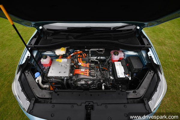 2021 MG ZS EV Which Variant Is Best: एमजी जेडएस ईवी वैरिएंट: जानें फीचर्स, कीमत, इंजन, रंग जानकारी