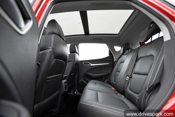 2021 MG ZS EV Which Variant Is Best: एमजी जेडएस ईवी वैरिएंट: जानें फीचर्स, कीमत, इंजन, रंग जानकारी