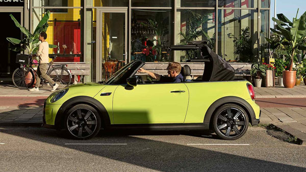 MINI India ने भारत में लॉन्च की अपनी तीन नई कारें, जानें क्या है कीमत, फीचर्स और इंजन