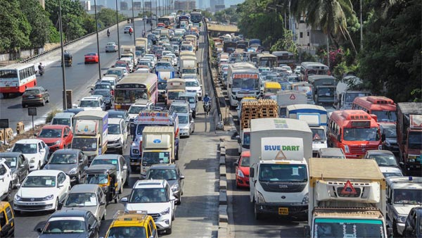 Delhi Vehicle Speed Limit Revised: दिल्ली में वाहनों की अधिकतम स्पीड लिमिट में हुआ संशोधन, हाइवे पर कार 60-70 किमी/घंटा से नहीं जा सकती तेज