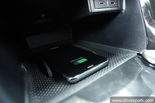 Skoda Kushaq Review in Hindi | स्कोडा कुशाक रिव्यू: फीचर्स, ड्राइविंग, माइलेज, इंजन, डिजाईन