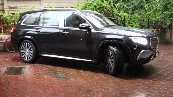 Actor सोनू सूद ने अपने बेटे को गिफ्ट की Mercedes Maybach GLS600, टेस्ट ड्राइव लेते आए नजर