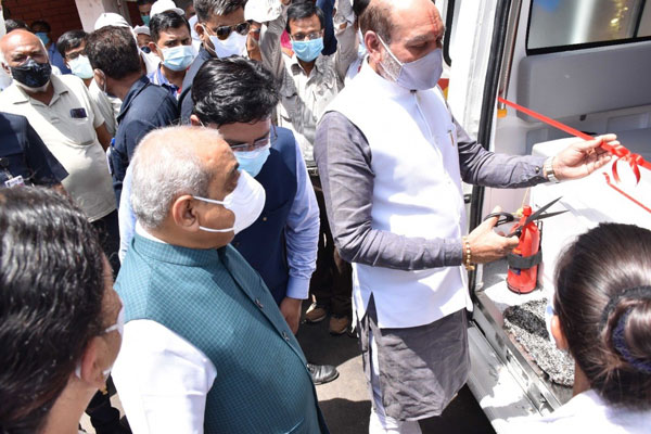 टाटा मोटर्स ने गुजरात सरकार को सौंपी 25 Winger एंबुलेंस