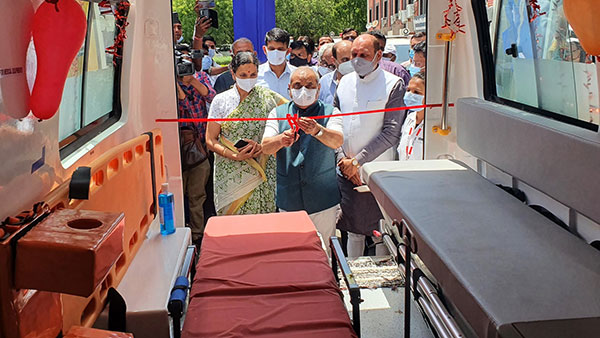 टाटा मोटर्स ने गुजरात सरकार को सौंपी 25 Winger एंबुलेंस