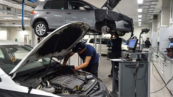 अगर खरीदने वाले हैं Pre-Owned Car, तो घर लाने के बाद जरूर करवा लें ये 5 काम