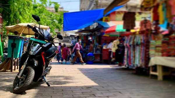 एथर स्कूटर्स ने दिल्ली में खोला ‘एथर स्पेस’ शोरूम, स्कूटर खरीदने के साथ कर सकेंगे टेस्ट ड्राइव