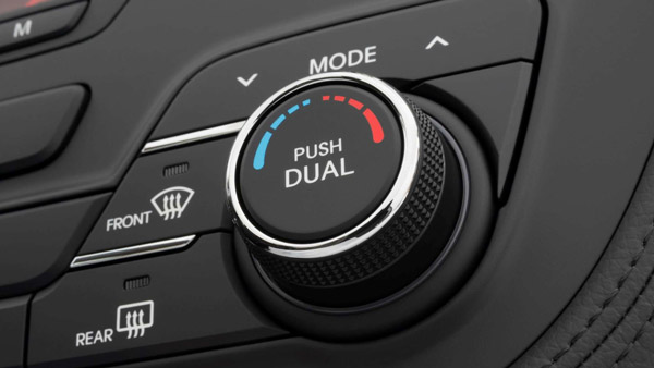 ये हैं वो बेहतरीन फीचर्स जो लग्जरी कारों और मिड-रेंज कारों में हैं कॉमन, देखें लिस्ट