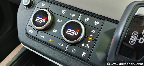 लैंड रोवर डिफेंडर 110 रिव्यू: शानदार ऑफ-रोडर एसयूवी चलाने में है कैसी? जानें