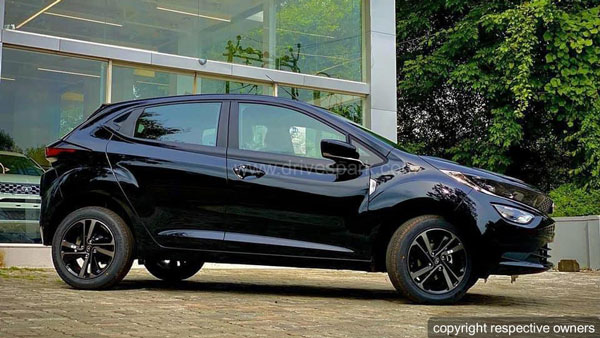 टाटा अल्ट्रोज डार्क एडिशन डीलरशिप पर पहुंची, जल्द होगी लाॅन्च