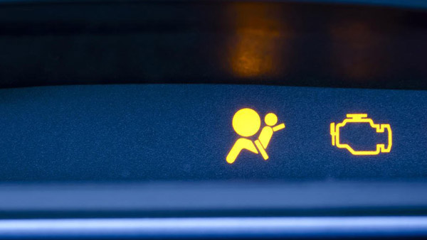 अचानक ही क्यों जल उठती है कार में लगी Airbag Warning Light, हो सकती हैं ये 4 चार वजहें, जानें