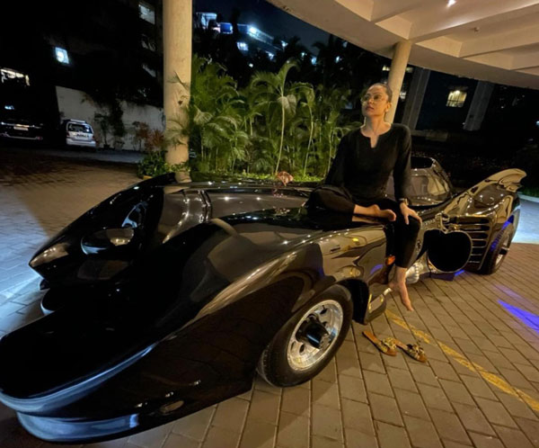 कोरियोग्राफर अहमद खान ने पत्नी को बर्थडे पर गिफ्ट की बैटमोबाइल कार, जानें क्या है खास